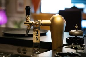 How to Choose the Right Beverage Dispenser for Parties